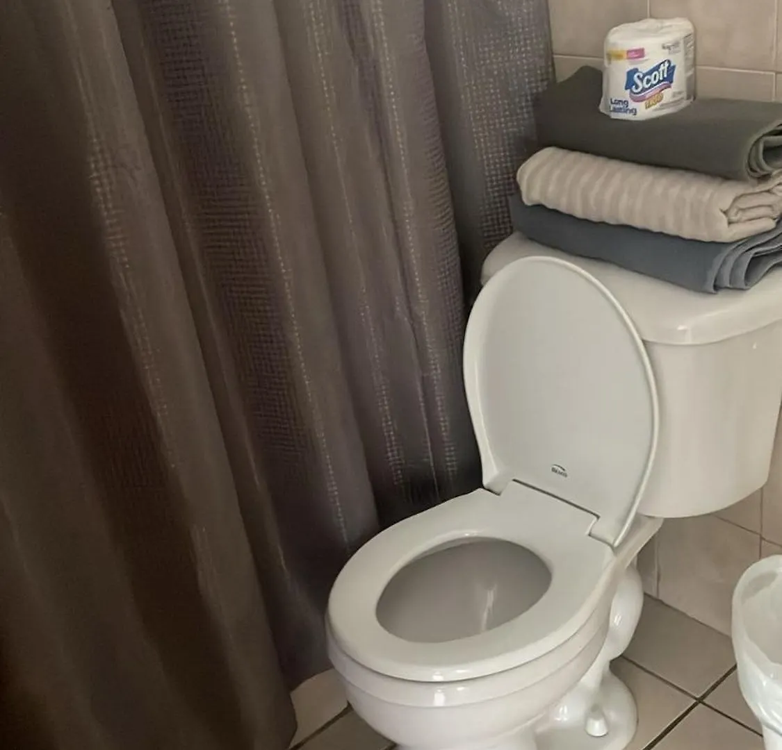 Private Apartment Near Sju Solar Battery كارولينا